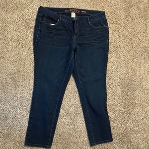 Like New, Faded Glory Women’s Jeans Size 18p